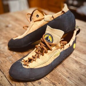 La Sportiva Mythos Rock Climbing Shoes - Sz 11.5 / 45